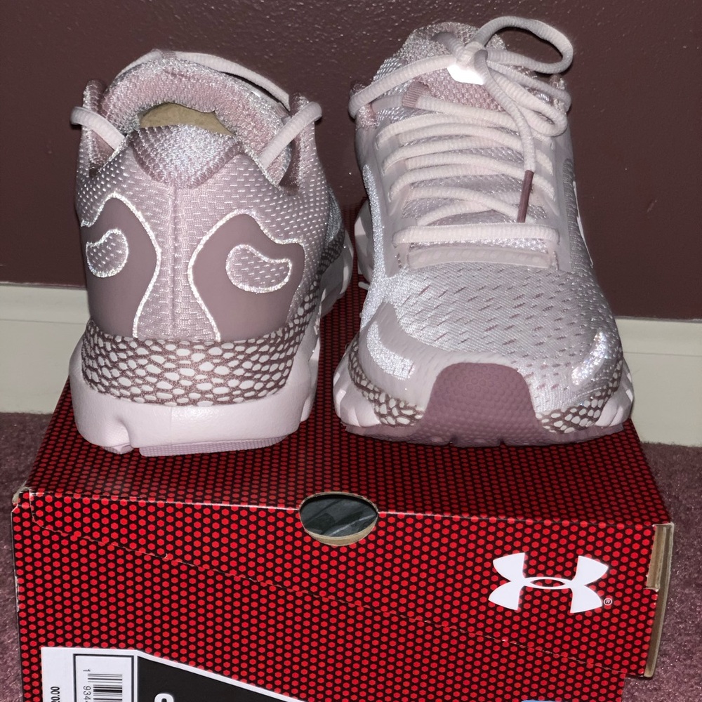 Under Armour HOVR Infinite 2 Size 8 - Picture 2 of 4